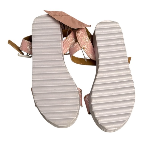 Nanette Lepore Pink and White Daisy Sandals Size 11 NWT Beach, Church,Disney - Picture 2 of 2